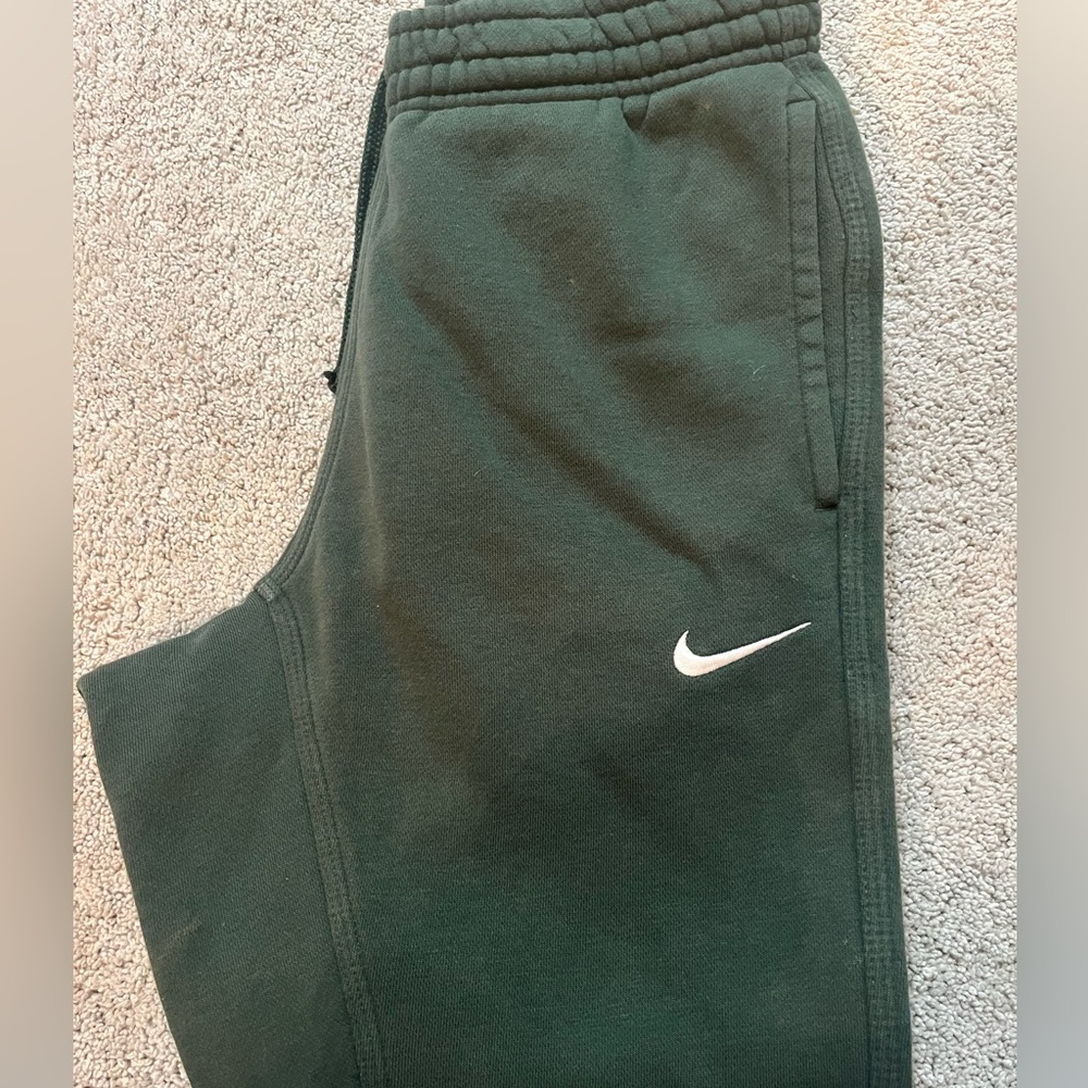 nike sweatpants-green